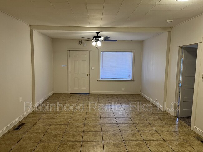 Photo - 533 8th St