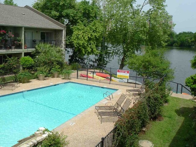 Photo - 500 E. Riverside Dr. Unit #122