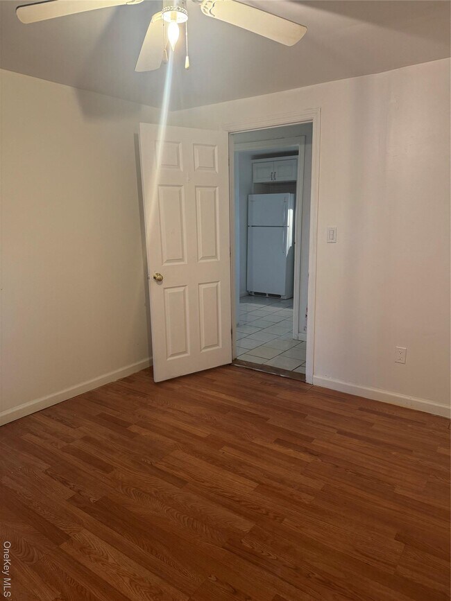 Photo - 98 Casement Ave Apartamento