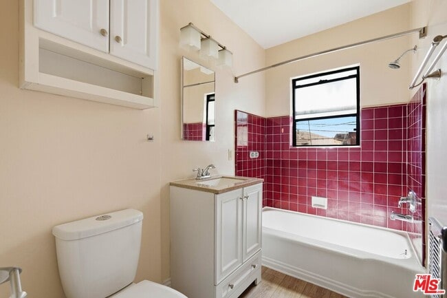 Photo - 10620 1/2 Holman Ave