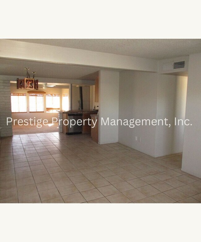 Photo - Check Out This 3/2 South-East Side Charmer!