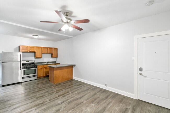 Photo - 5860 N Kenmore Ave Unidad 205