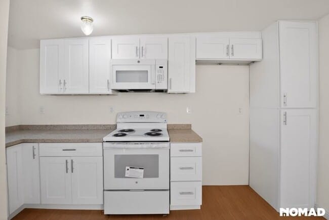 Photo - Charming 2 Bedroom 1 Bath Apartment For Rent Unit 2517 Madison St
