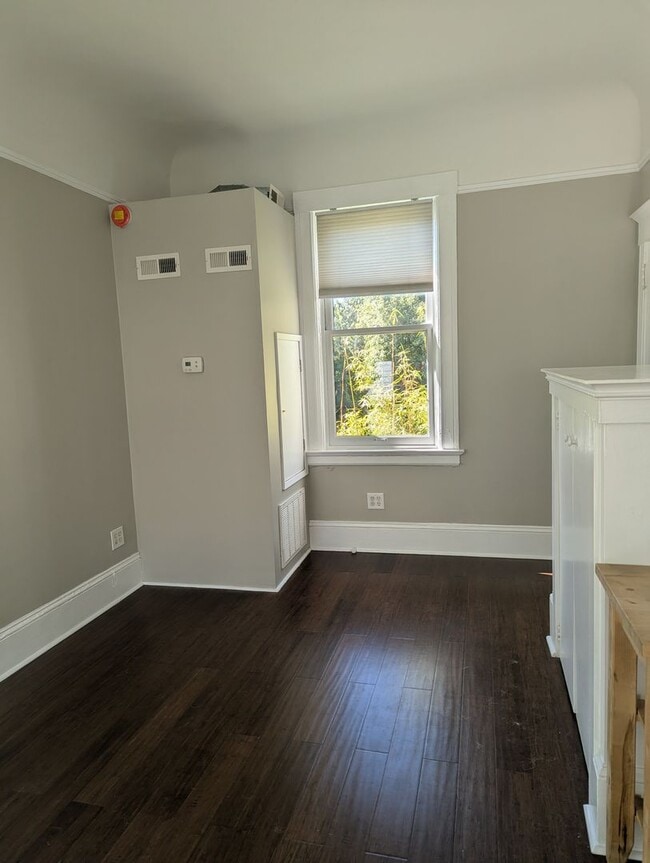 Photo - 715-715 1/2 Lyon St Unit B