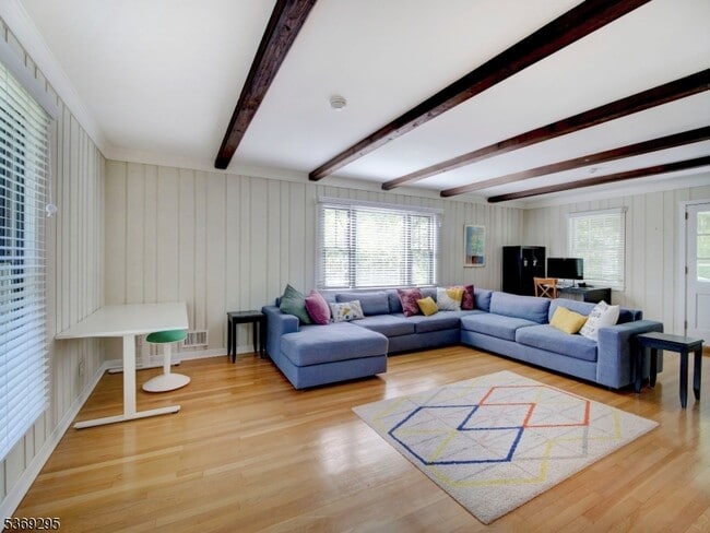 Photo - 18 Armstrong Rd