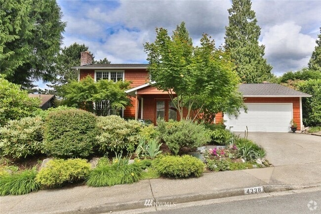 Building Photo - 4 bd 2.5 bathroom single family home in Be...