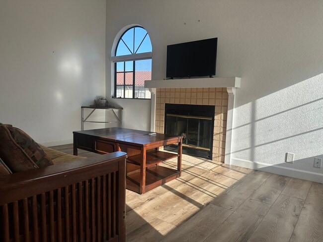 Building Photo - 4235 Porte de Palmas Unit 177