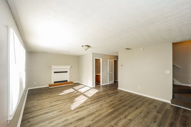 Photo - 2130 Country Walk Way SE