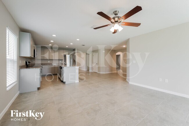 Photo - 702 Yeager Ct