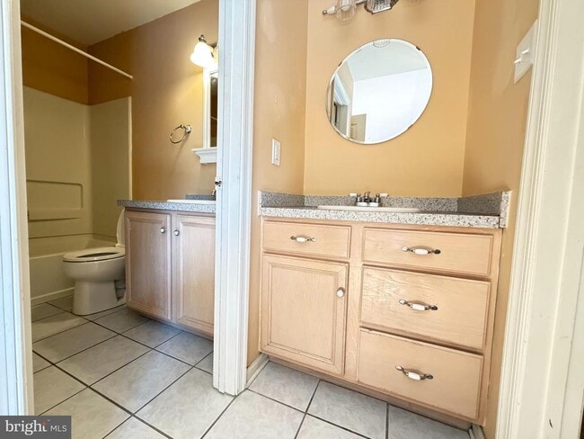 Photo - 20 Emandan Ln