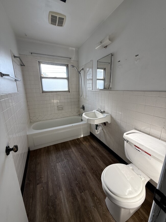 Photo - 322 W Mathews Ave