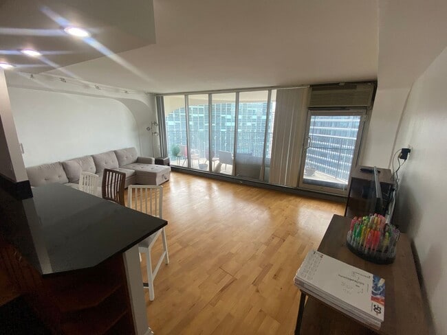 Photo - 300 N State St Unit 4404