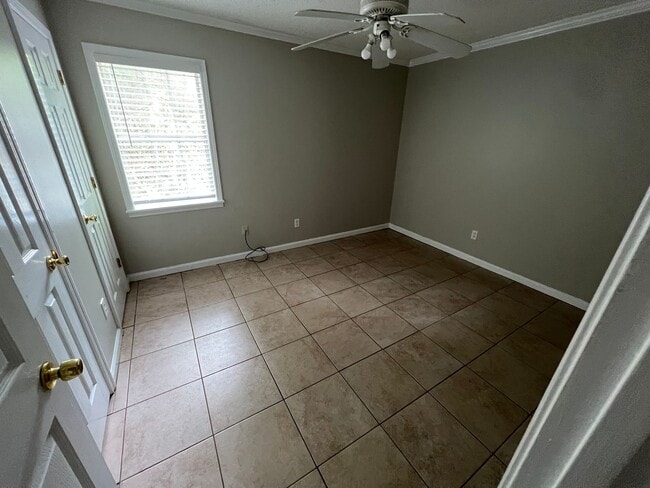 Photo - 2 Bed 1 Bath Near Campus! Water/Sewer/Trash Included In Rent!!
