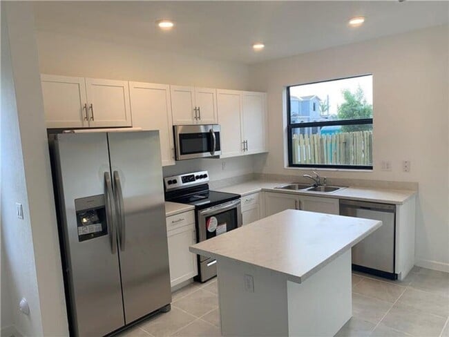 Building Photo - 28730 SW 132nd Ct