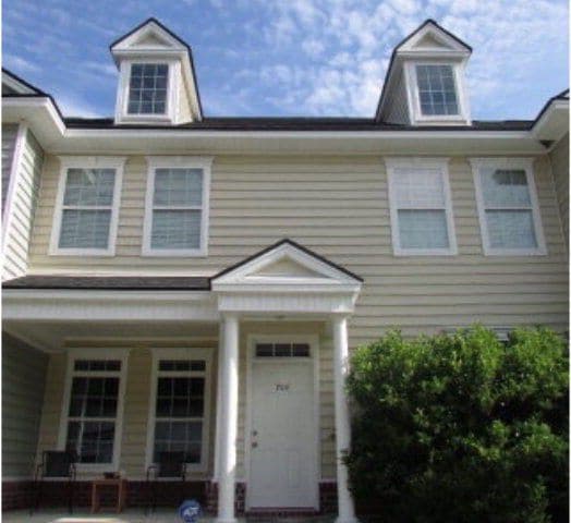 Building Photo - 708 Tattnall Dr