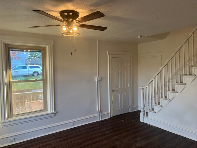 Photo - 331 Church St