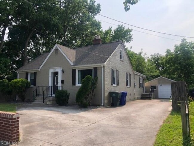 Photo - Colonial Heights