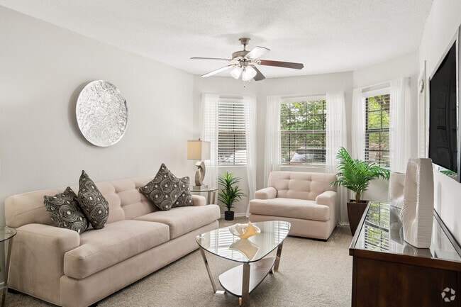 Marilyn 2BR, 1.5BA - 1,000SF - Living Room - Franklin Woods - Students: Save up to 10%!