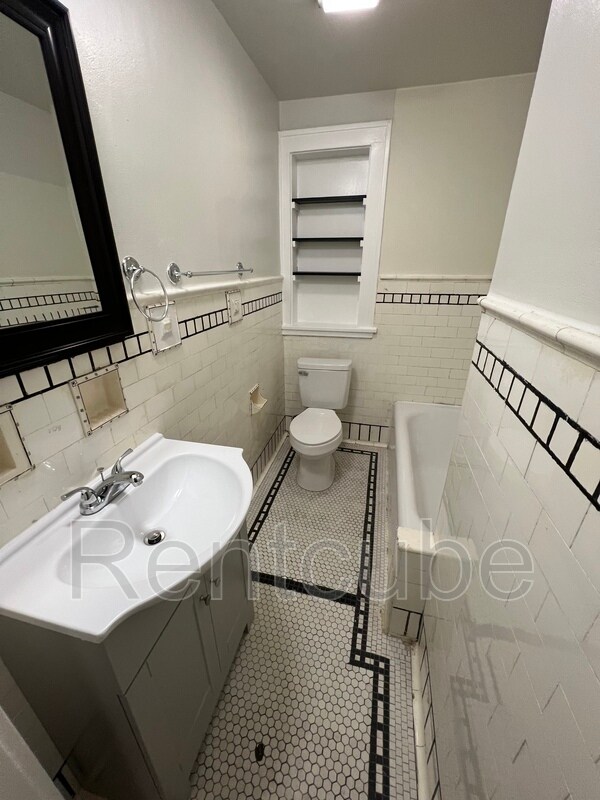 Photo - 247 W 11th St Unit Apt 7