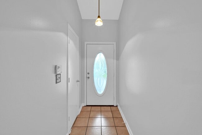 Photo - Welcome to this charming 3 bedroom, 2 bathroom home located in Jacksonville, FL