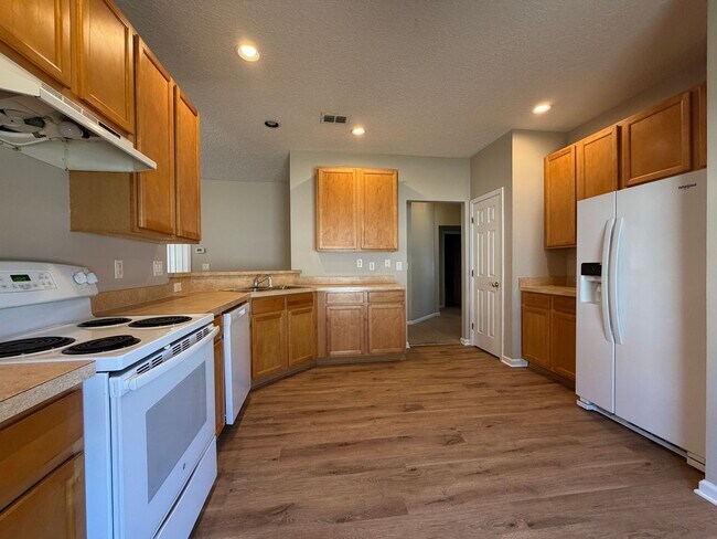 Photo - Three Bedroom in Cannons Point @ Oakleaf