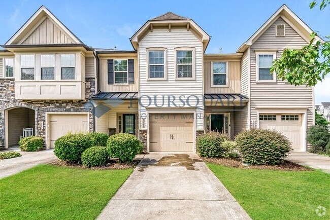 Building Photo - Townhome | Washer/ Dryer Included |Fenced ...