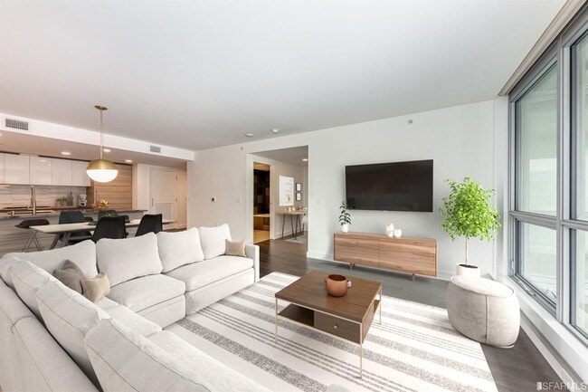 Building Photo - 718 Long Bridge Unit 301