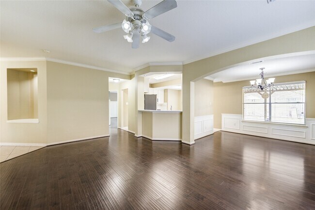 Photo - 22010 Kenlake Dr