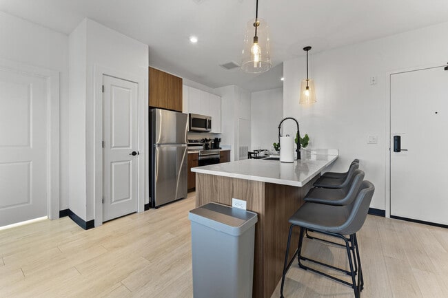 Photo - 600 Broadway Unidad ID1240310P