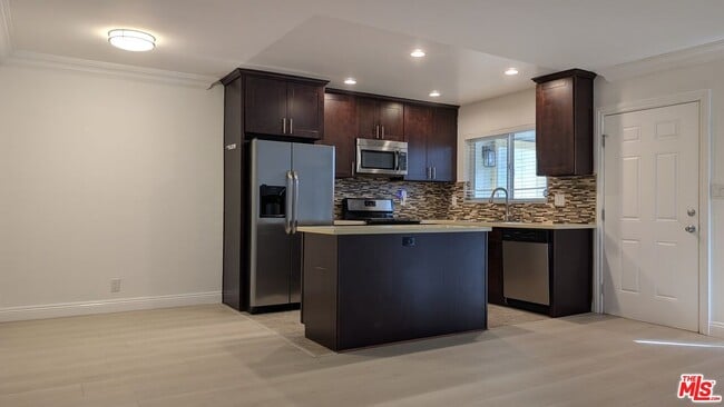 Building Photo - 1728 S Robertson Blvd Unit 3