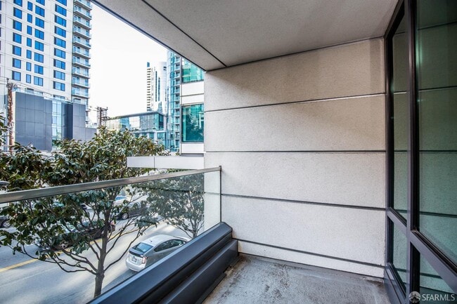 Photo - 489 Harrison St