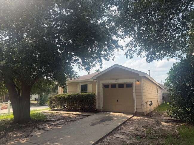 Photo - 8103 Forest Glen Dr
