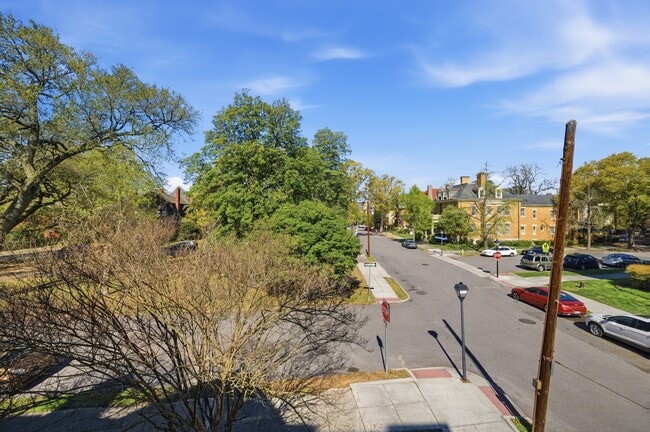 Photo - 324 Colonial Ave Unit 4