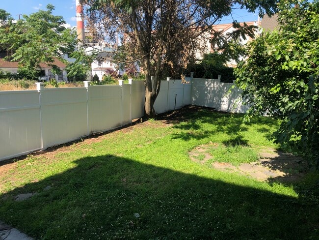 Photo - 274 Broad St