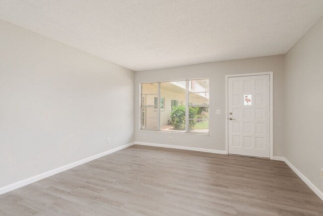 Photo - 2262 Swedish Dr Unidad APT 10