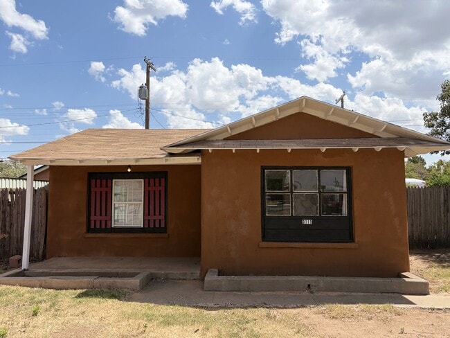 Building Photo - 3111 Amherst St