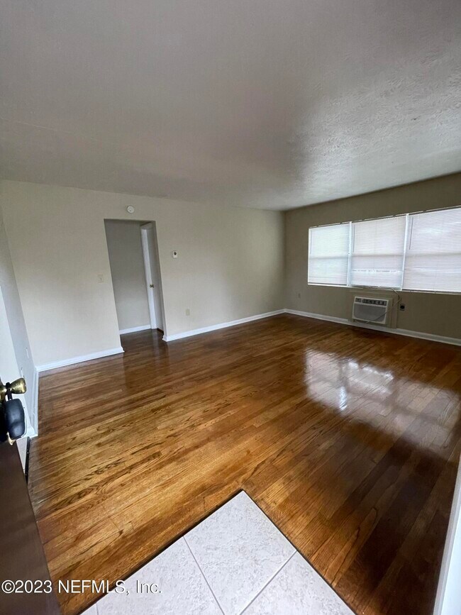 Photo - 5511 Los Santos Way Unit 6