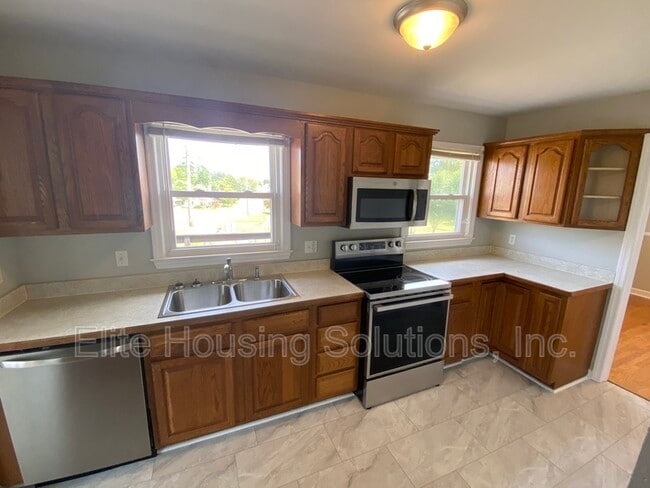 Photo - 890 N 10th St