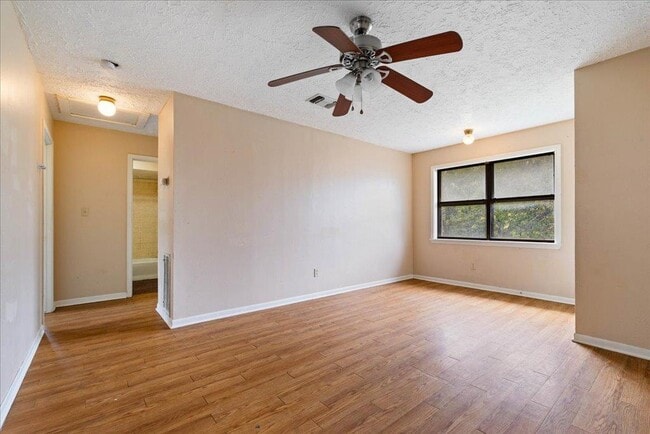 Photo - 908 N LBJ Dr Unidad 7