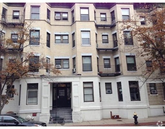 Building Photo - 65 Burbank St Unit 23 Rental