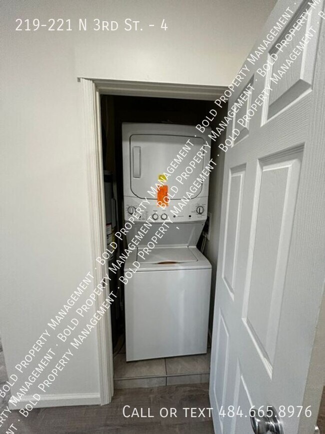 Photo - 219-221 N 3rd St.-4 Unidad 4