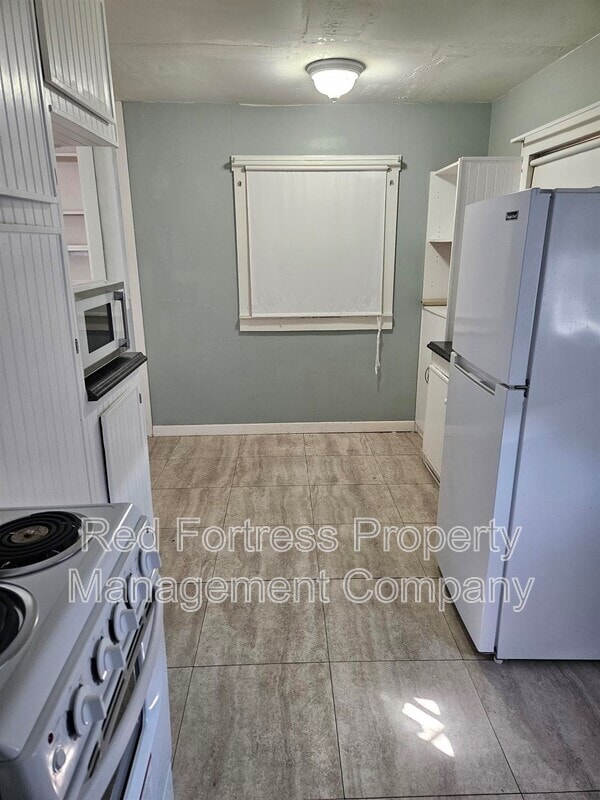 Photo - 3005 Beatrice Pl