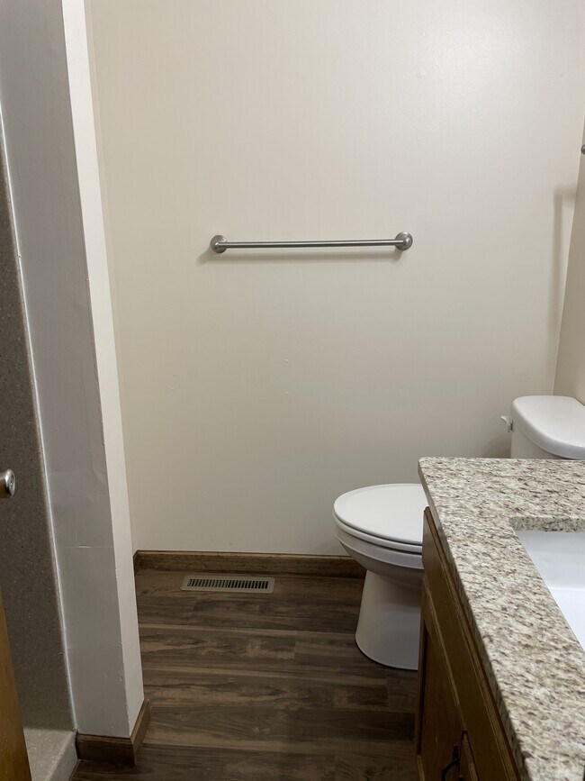 Photo - 1703 Heritage Ln