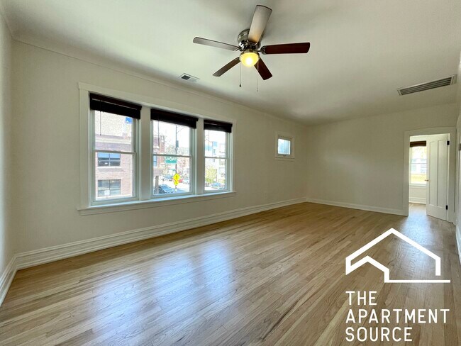 Photo - 1925 W Armitage Ave Unit 2F