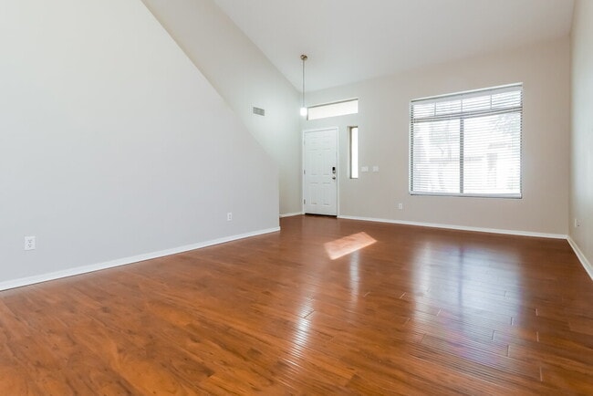 Photo - 3802 N 104th Ave