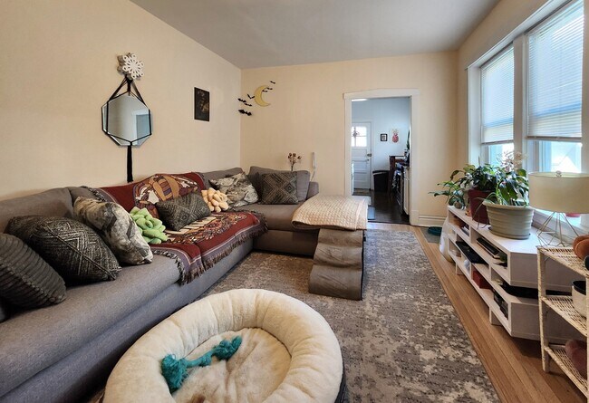 Photo - 4422 N St Louis Ave Unidad 2A