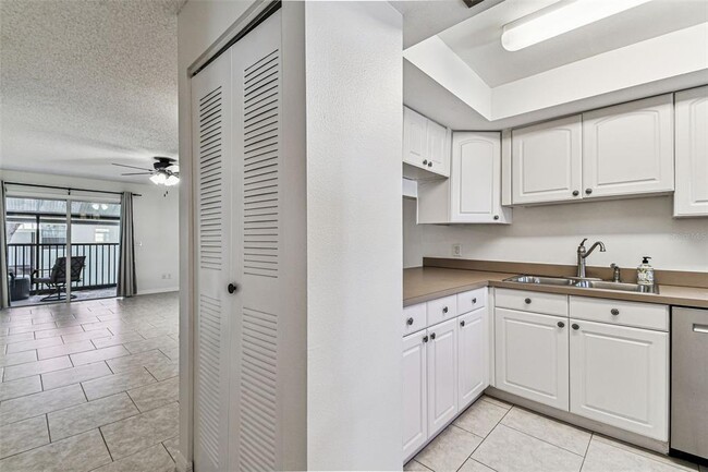 Photo - 3803 N Oak Dr Unit B52