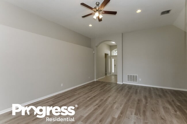 Photo - 17730 Ayrshire Blvd