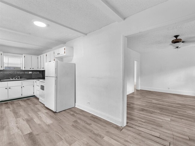 Photo - 1932 Dewey St