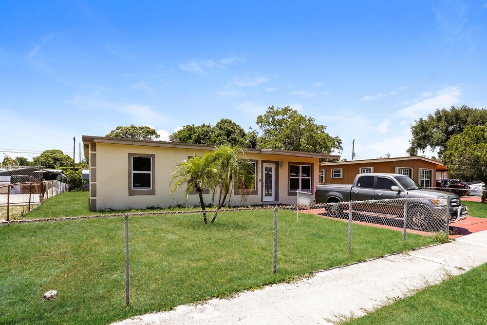 Photo - 259 NW 30th Ave